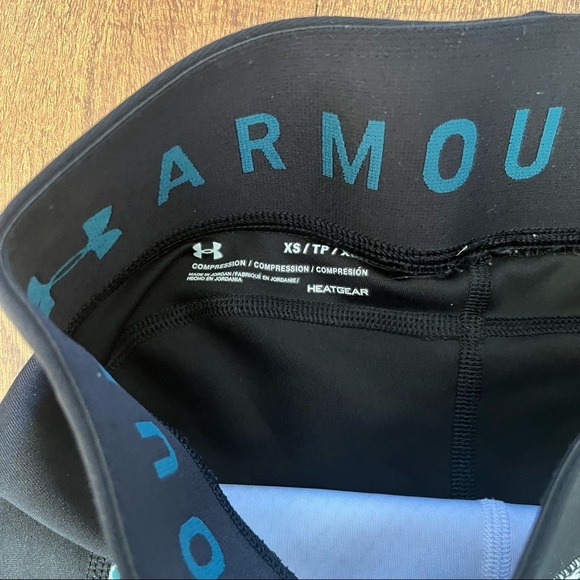 Womens under Armour compression cropped leggings extra small XS black polka dot - Picture 3 of 5